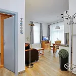 La 10 Apartmán