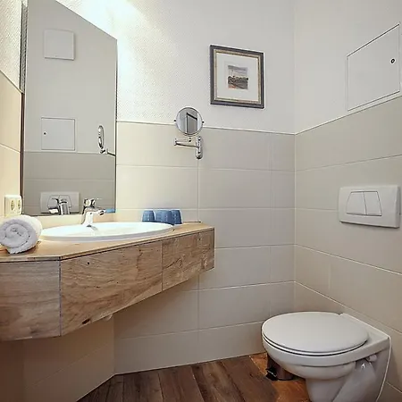 La 10 Apartment Kuehlungsborn